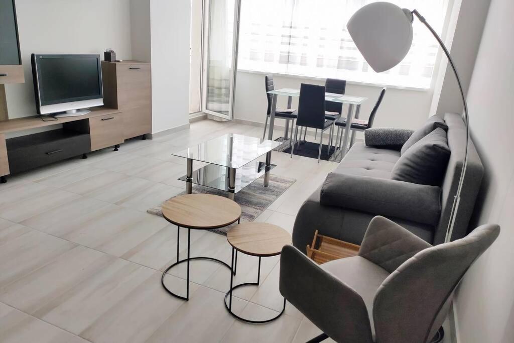 Plaza Apartman - City Center, Free Parking, Free Wifi Debrecen Exteriör bild